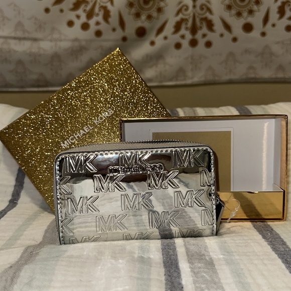 Michael Kors Jet Set Monogram Metallic Card Holder - Picture 4 of 6